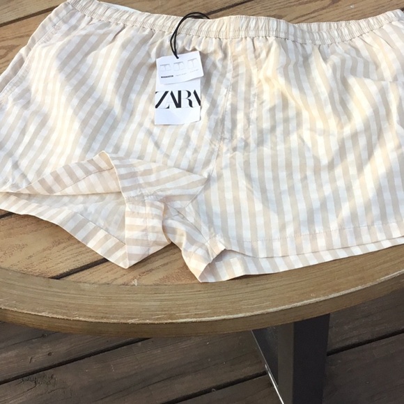 Zara Women Elastic Waist Tan and White Striped Shorts - Picture 3 of 4